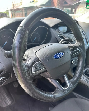 Ford Focus cena 23900 przebieg: 293000, rok produkcji 2015 z Warszawa małe 79